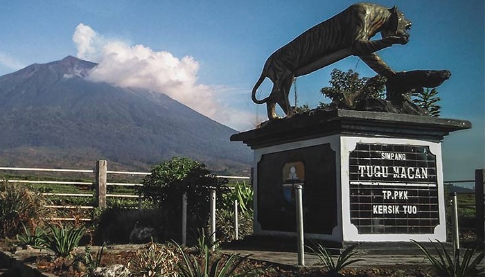 Gunung Kerinci Memiliki Tugu Macan, Letaknya Dimana?