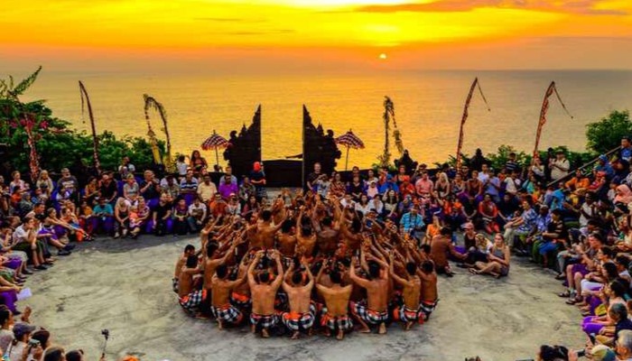 Tari Kecak Hanya Di Tampilkan Oleh Pria, Mengapa?