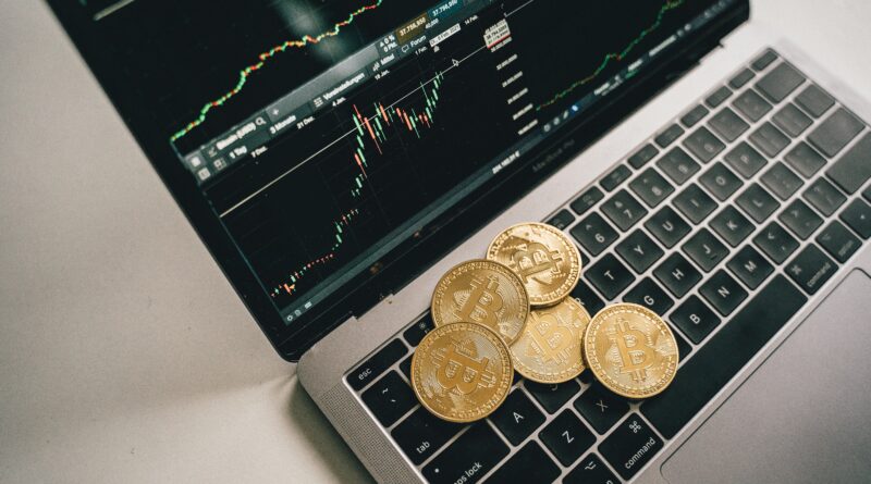 Cryptocurrency Vs Uang Tradisional: Tren Di Tahun 2024