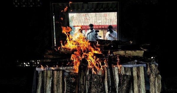 Pembakaran Sebuah Mayat Di Kenal Dengan Kremasi