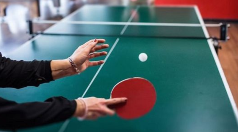 Olahraga Pingpong Menggunakan Sebuah Papan