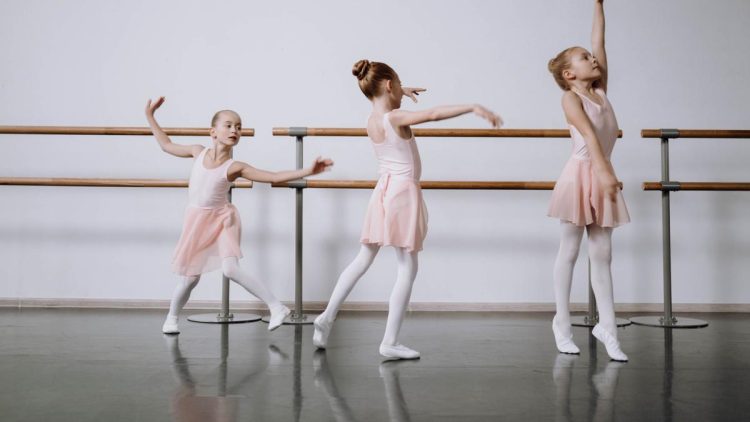 Sebuah Tarian Balet Merupakan Sebuah Seni Dari Italia