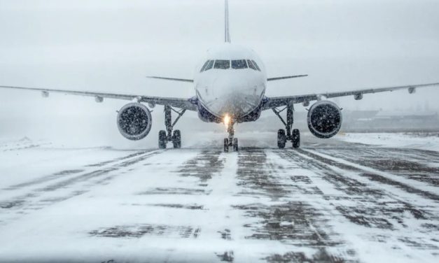 Badai Salju Besar Di AS Lumpuhkan Penerbangan Jelang Libur