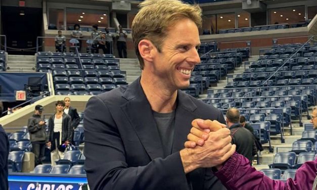 Presenter Olahraga Duncan McKenzie-McHarg Meninggal Dunia