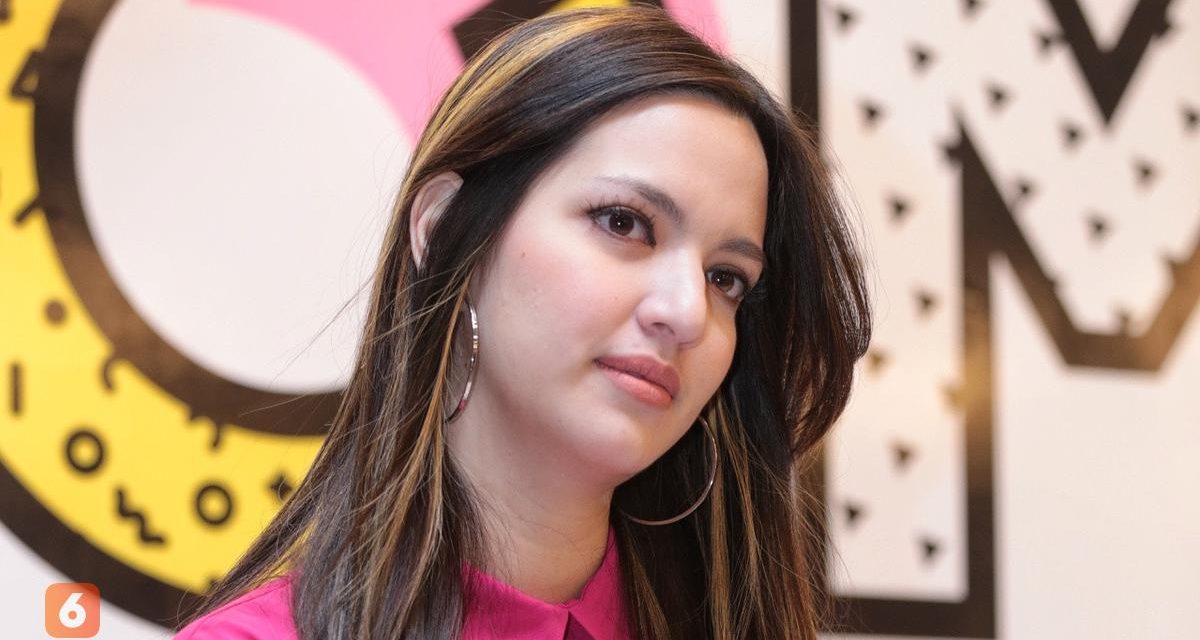 Nia Ramadhani, Sosok Artis dengan Karisma Elegan