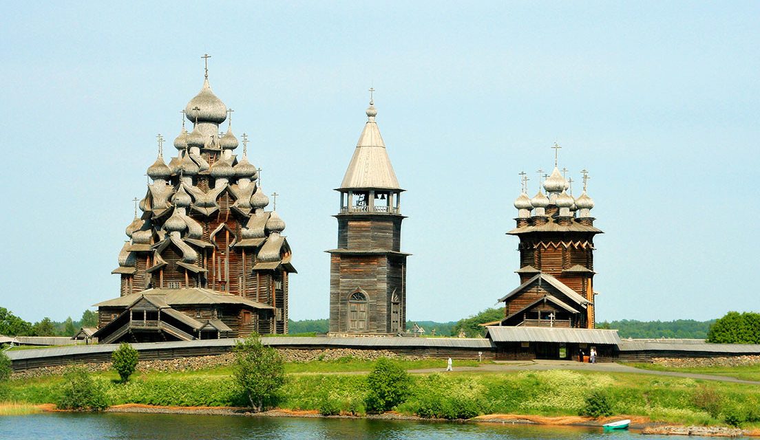 Pulau Kizhi Terkenal Dengan Arsitektur Kayu Tua Yang Spektakuler