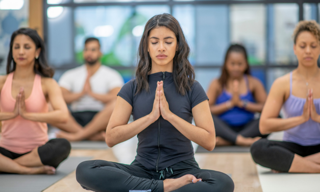 Senam Yoga Menggabungkan Manfaat Fisik Dan Mental