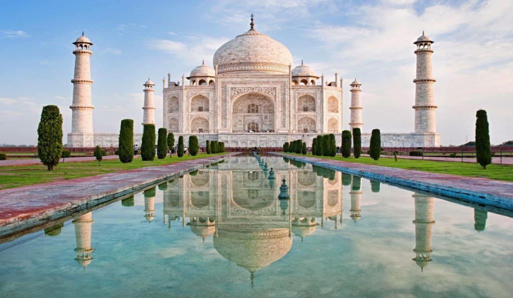 Bangunan Taj Mahal Sebagai Simbol Cinta Abadi Di India