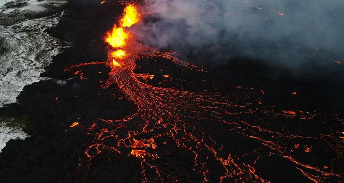 Aliran Magma Gunung Islandia Pecahkan Rekor