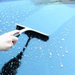 Menghilangkan Jamur Pada Kaca Mobil, Berikut Tipsnya