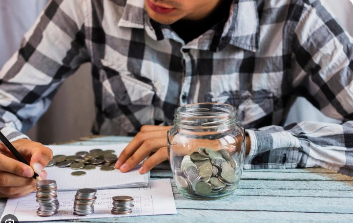 Perbedaan Antara Hidup Minimalis Dan Pelit